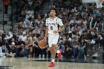成熟老练！迪伦&middot;哈珀半场14分钟5中4拿9分2板 三分2中1
