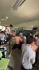 实拍：韩国学生们集体在教室庆祝韩国赢球，甚至有学生脱衣庆祝